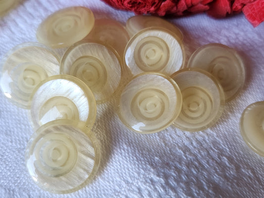 Lot 14 boutons vintage créme reflet nacré 1,5 cm pied ref 438