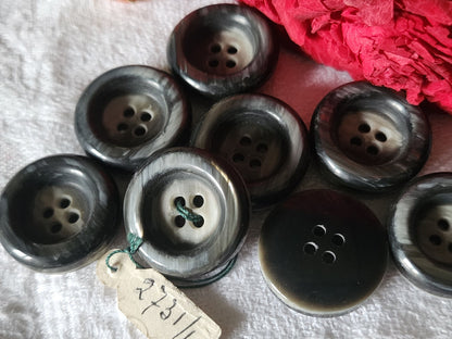 Lot 8 boutons vintage  gris épais reflet nacré à trous  2,1 cm ref 2911