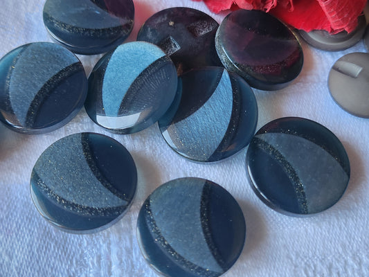 Lot 5 boutons vintage bleu inclusion filet paillette pied 2,1 cm ref 405