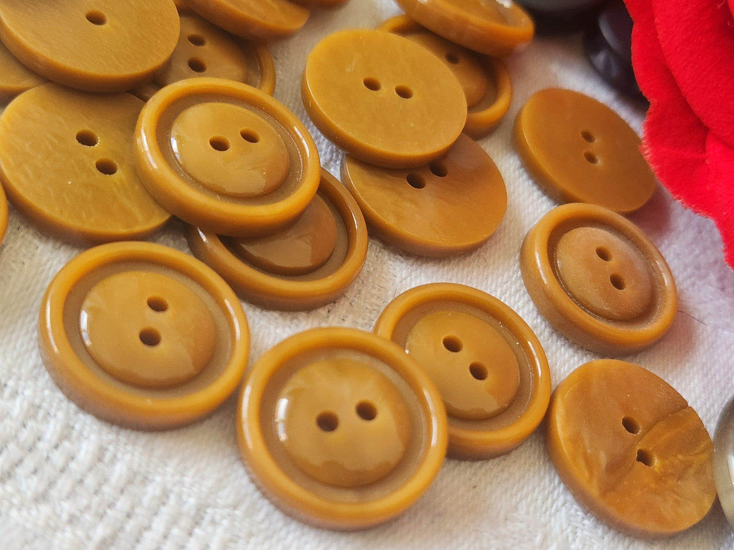 Lot 20 boutons vintage  camel lumineux marron trous 1,8 cm ref 4794