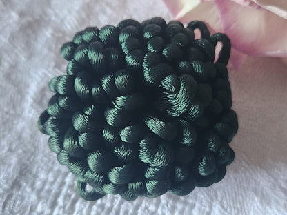 Haute couture gros bouton ancien soie passementerie vert  4,4 cm XXL ref 0766