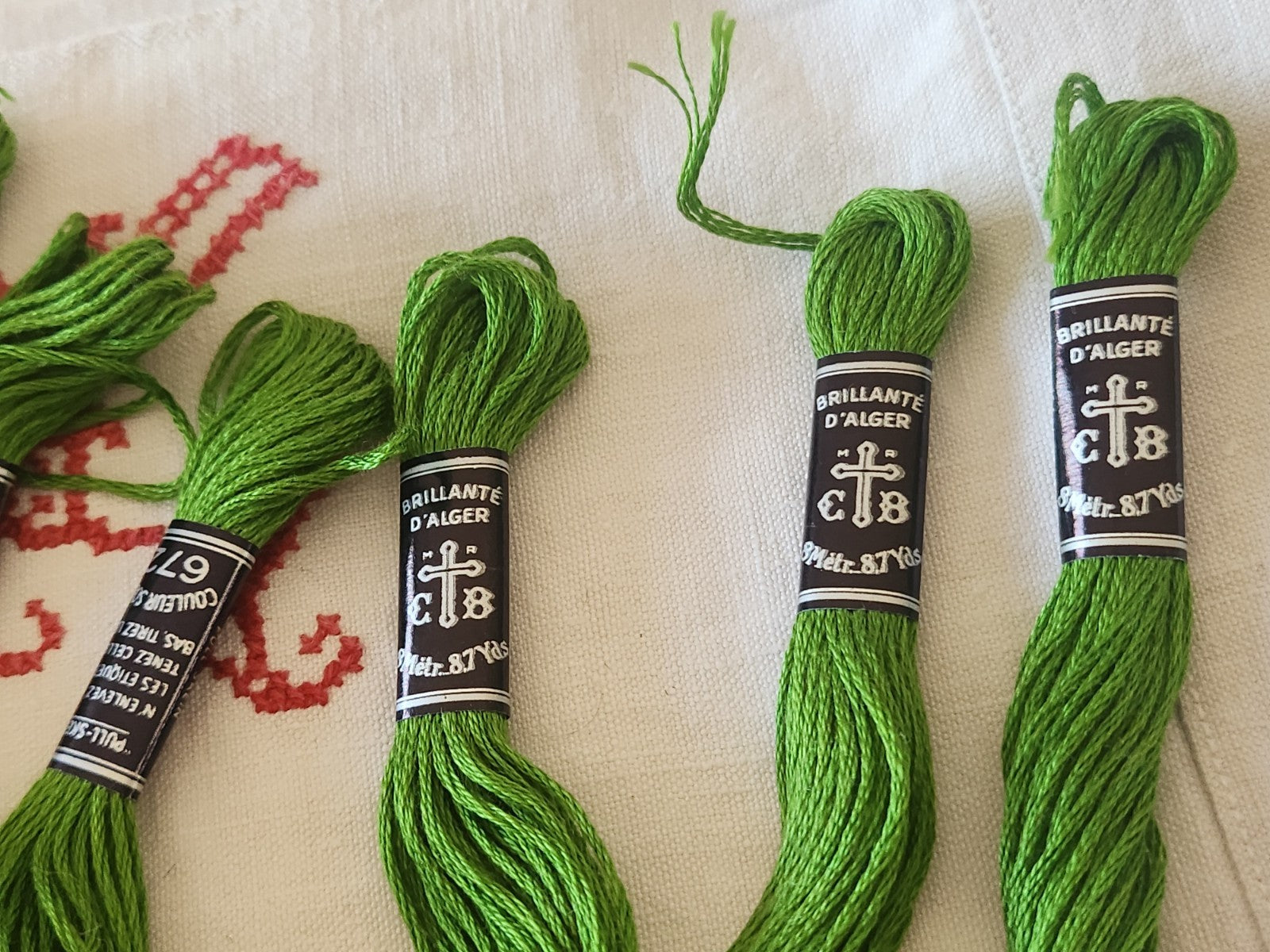 Lot 6 échevettes anciennes coton broder vert cartier bresson  8 mètres T9
