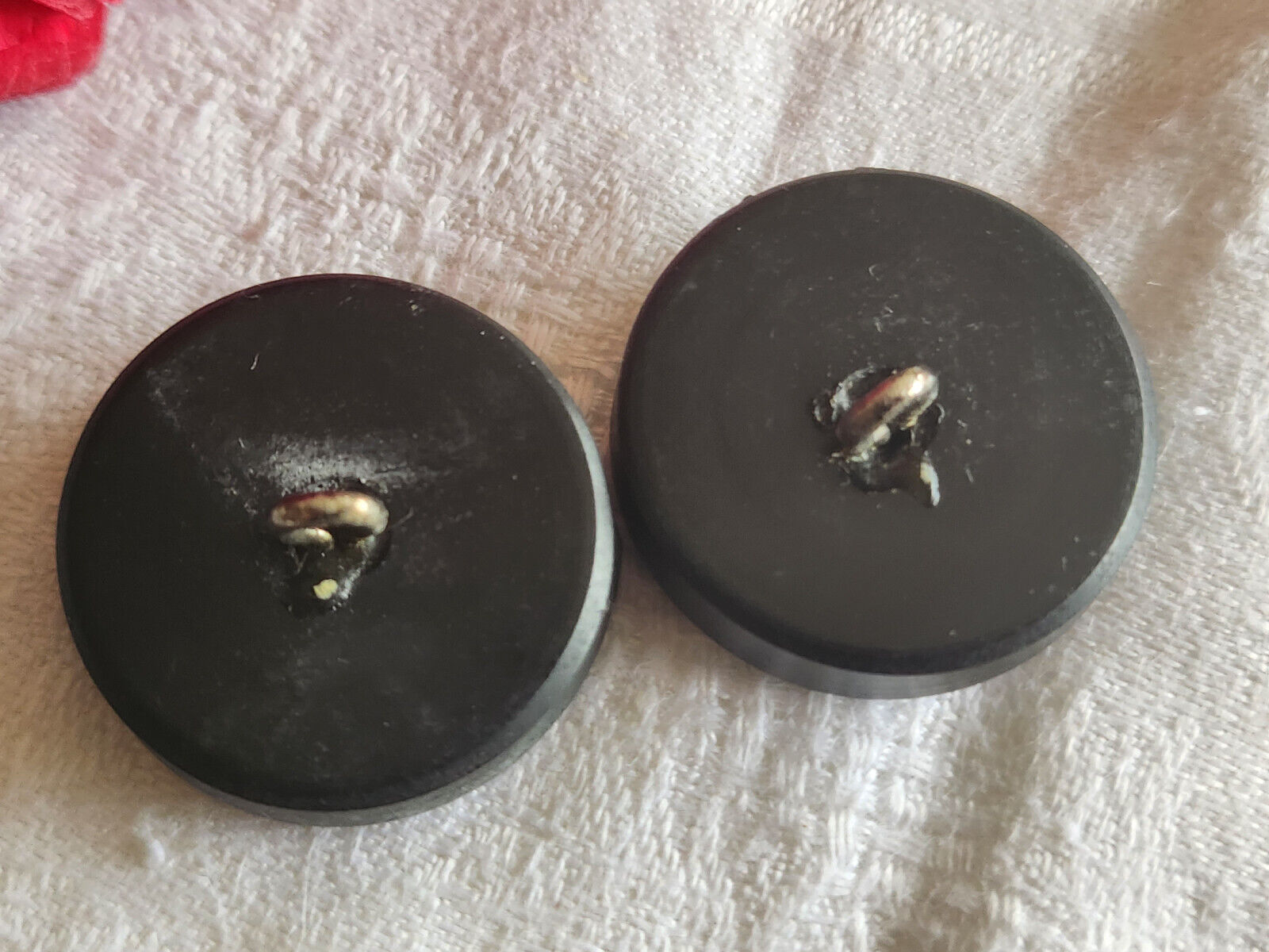 Duo boutons anciens vintage en  résine vert gros épais  2,7 cm G17F