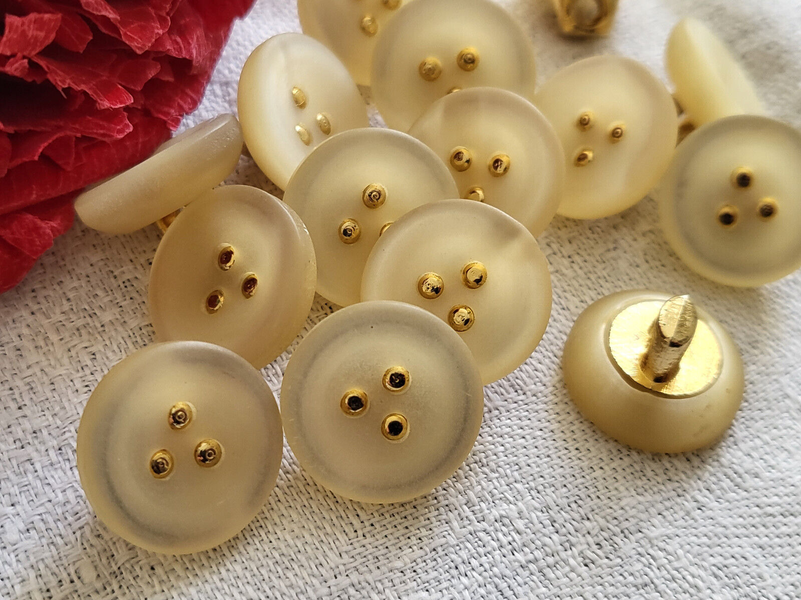 Lot 12 boutons vintage année 80 beige doré à pied 1,5 cm ref 3024