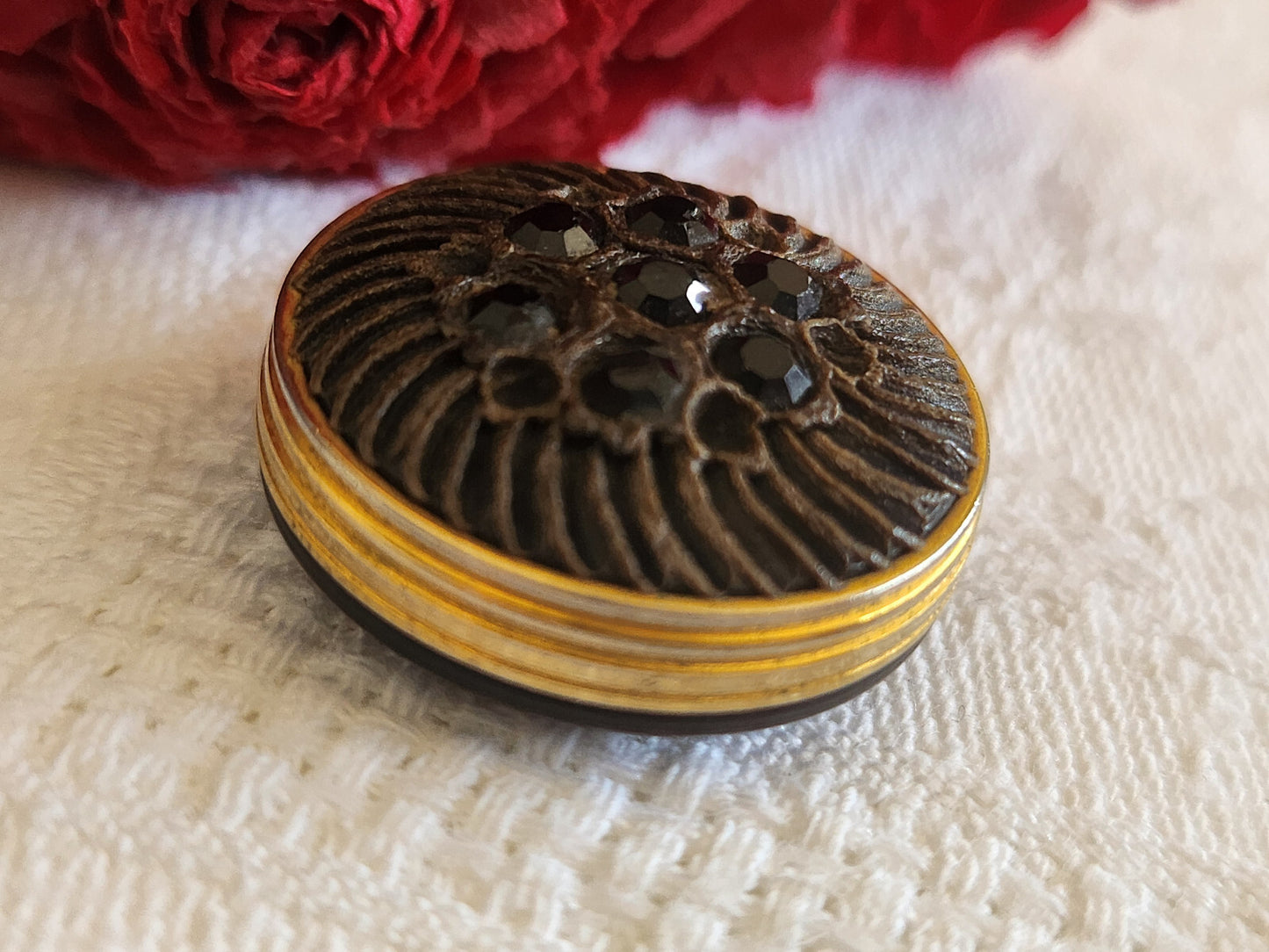 Bouton vintage parurier collection resine strass marron  bijoux  2,4 cm ref 641