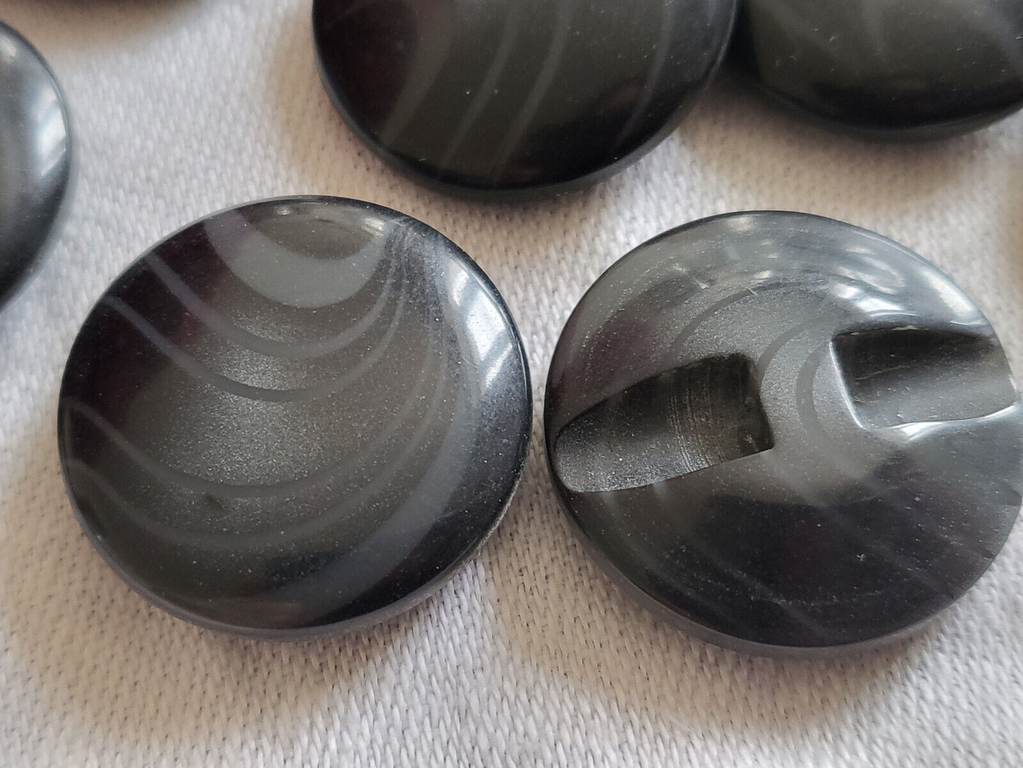 Lot 8 boutons vintage gris noir veiné  à pied 2,2 cm ref 1383