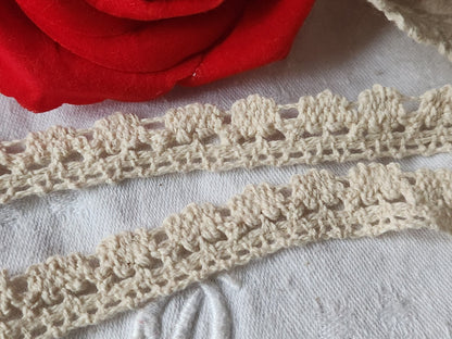 Dentelle  vintage écru beige  coton 5 métres sur 1,5 cm A3