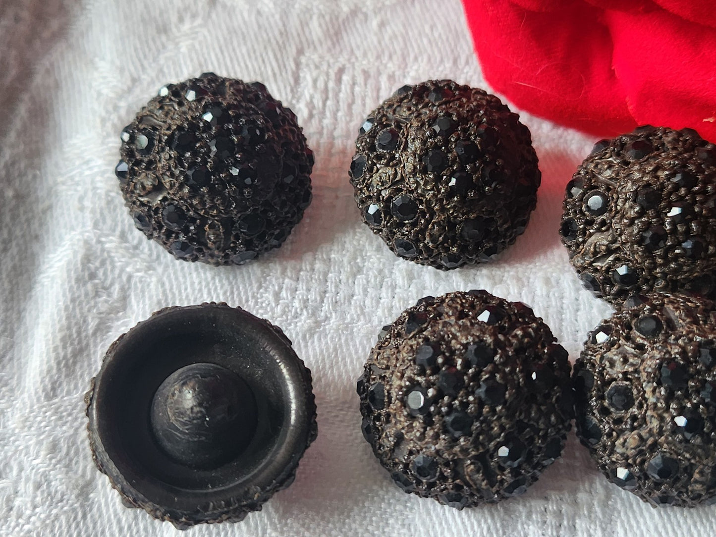 Lot 6 boutons vintage parurier resine strass pied  2,2 cm marron ref 5099