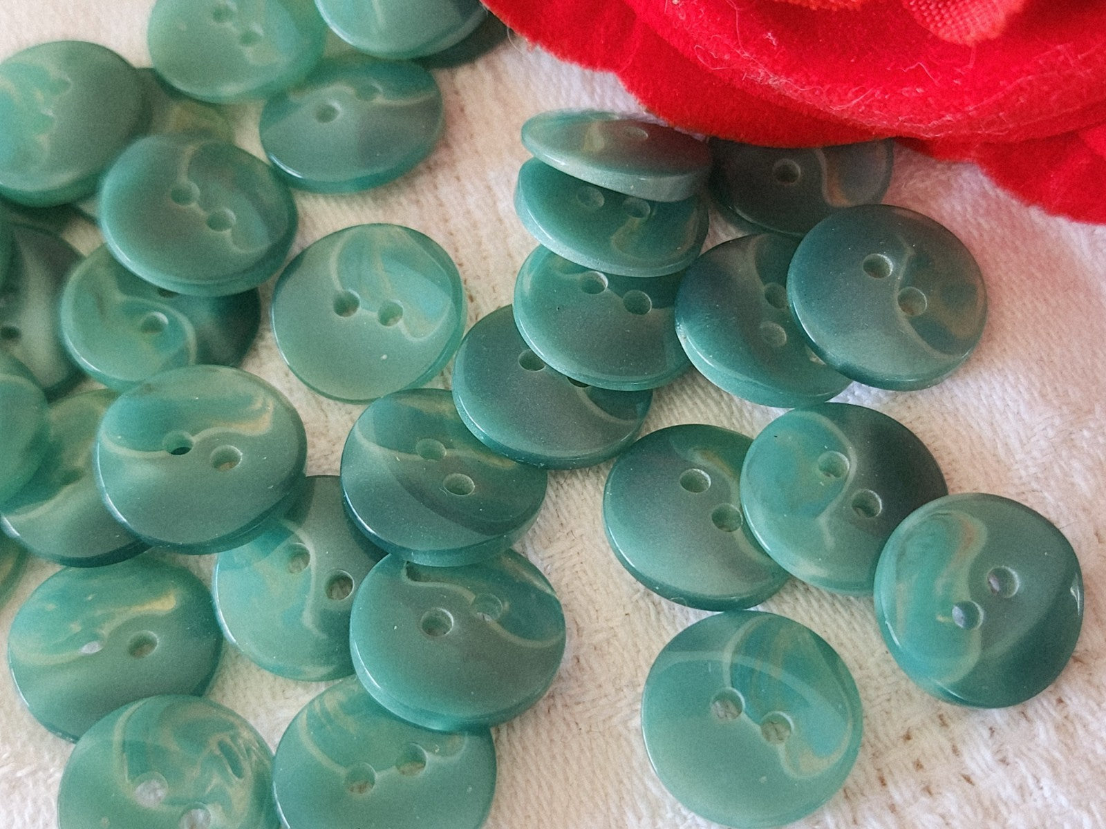 Lot 33 petits boutons vintage bleu vert d'eau doré pied 1,2 cm ref 3882