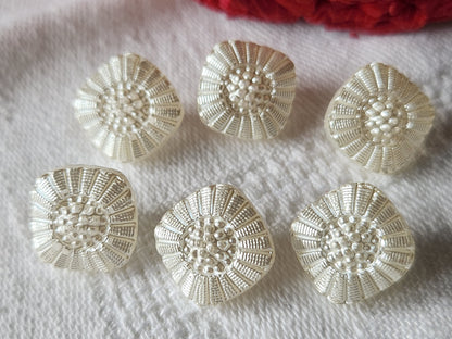 Lot 6 petits boutons anciens en verre marguerite manque de couleur 1,2 ref 4808