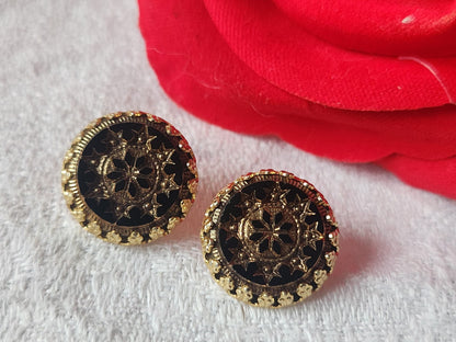 Duo boutons anciens en métal coeur  en  verre sculpté 1,4 cm D13D