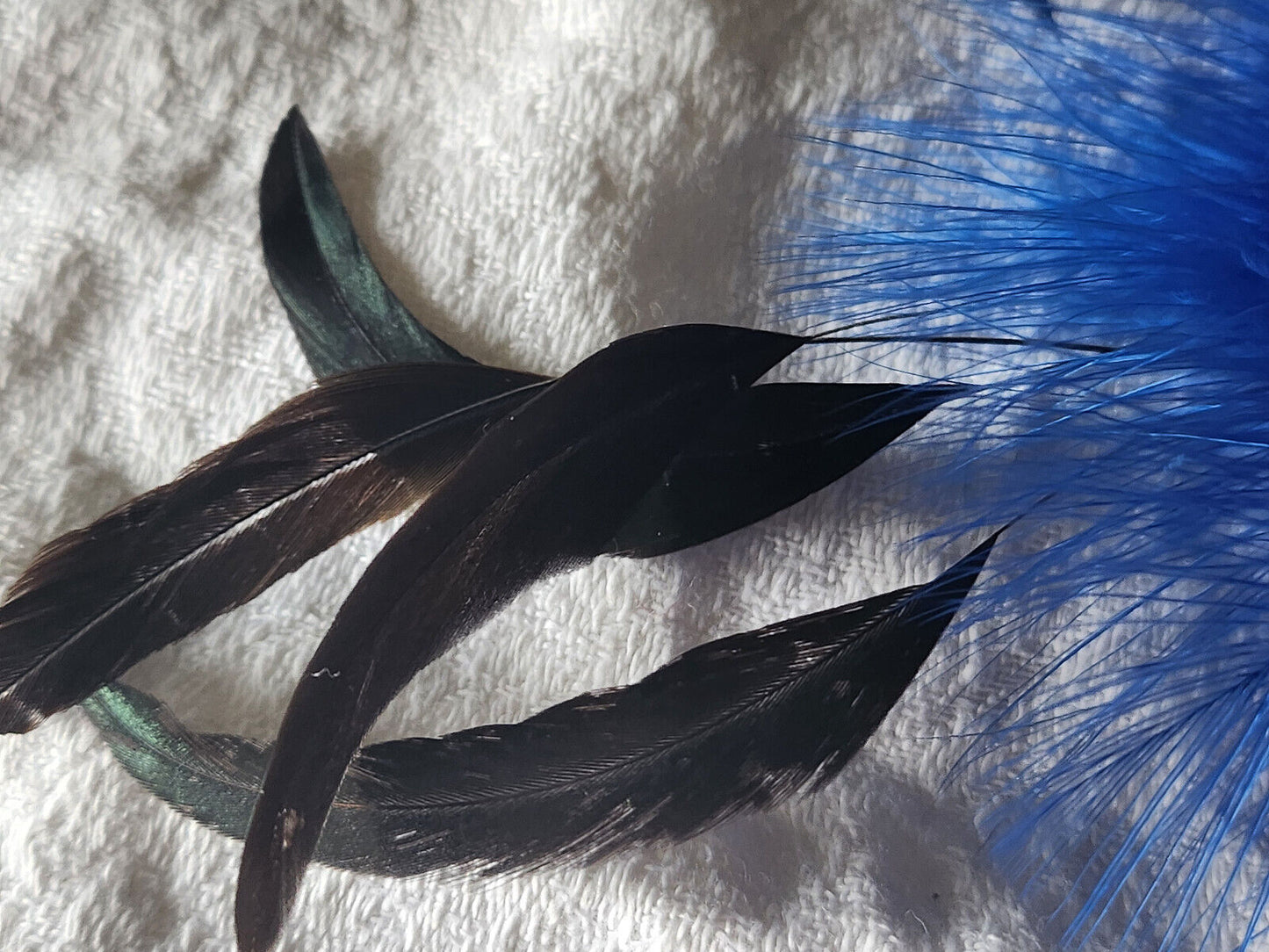 Bouquet plumes bleues montée sur broche modiste chapeau vintage T0-57