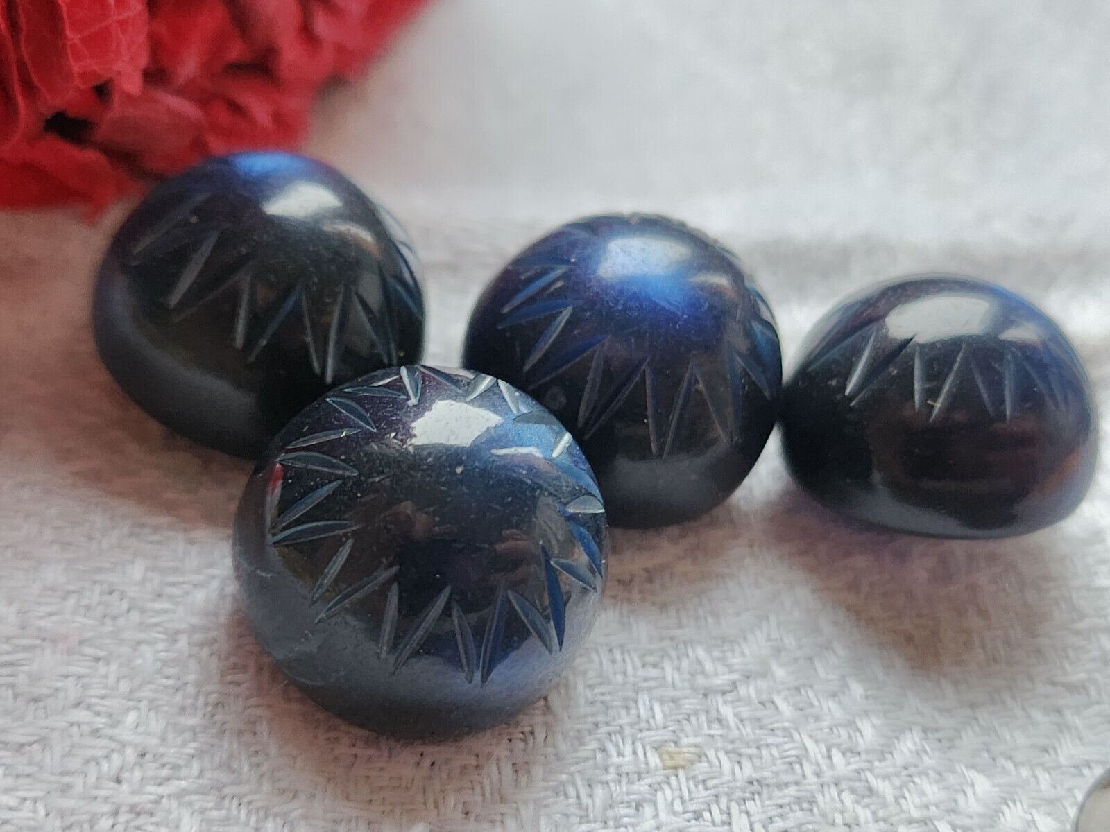 Lot 4 boutons vintage bleu lumineux demi sphère 1,7 cm ref 3296