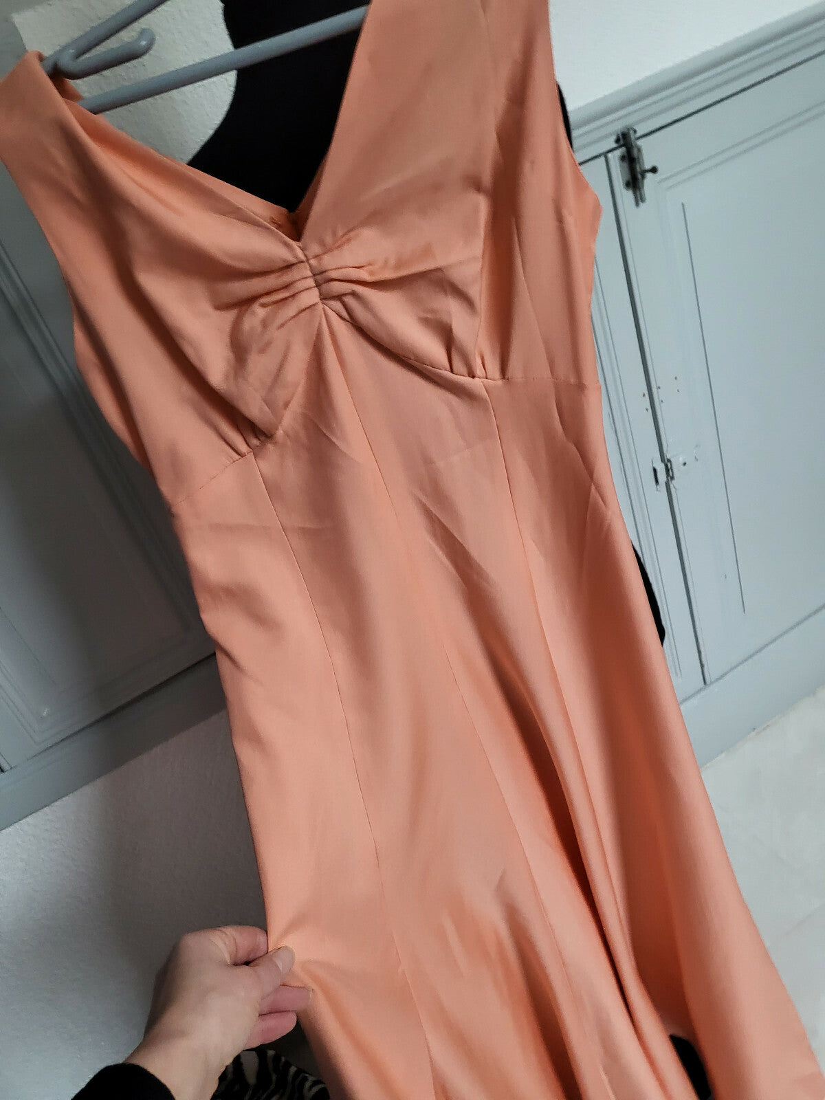 Ancienne robe saumon lumineuse petite taille robe de bal ref portant  T34/36?