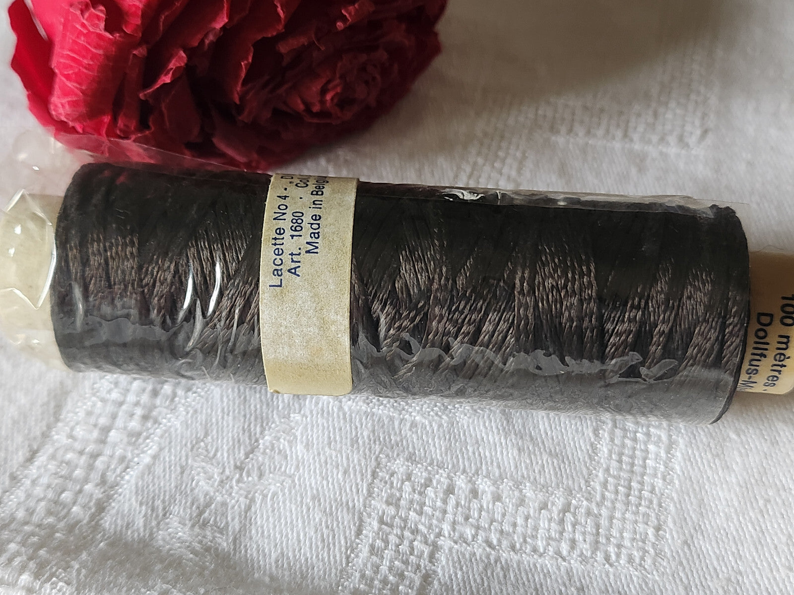 Grosse bobine ancienne fil soie artificielle" rayonne broderie marron foncé  DMC