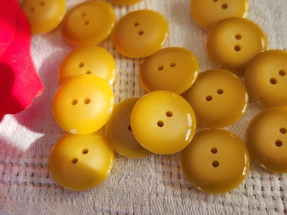 Lot 19 jolis  boutons vintage jaune lumineux 1,7 cm ou 17 mm  ref 6539