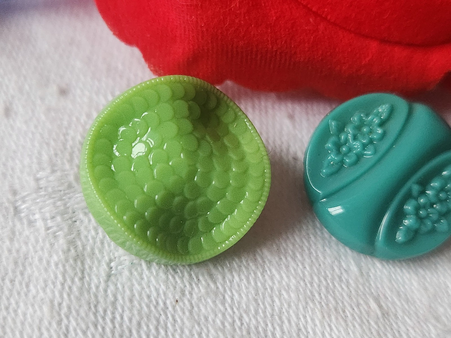 Duo boutons anciens en verre  motif vert vintage 1,8 cm D9H