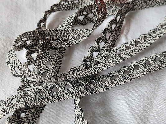 Dentelle vintage blanc noir  coton 3 métres sur 1,4 cm A6