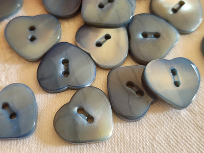 lot 6 boutons anciens en nacre bleu forme de coeur layette 1,7 cm ref 218