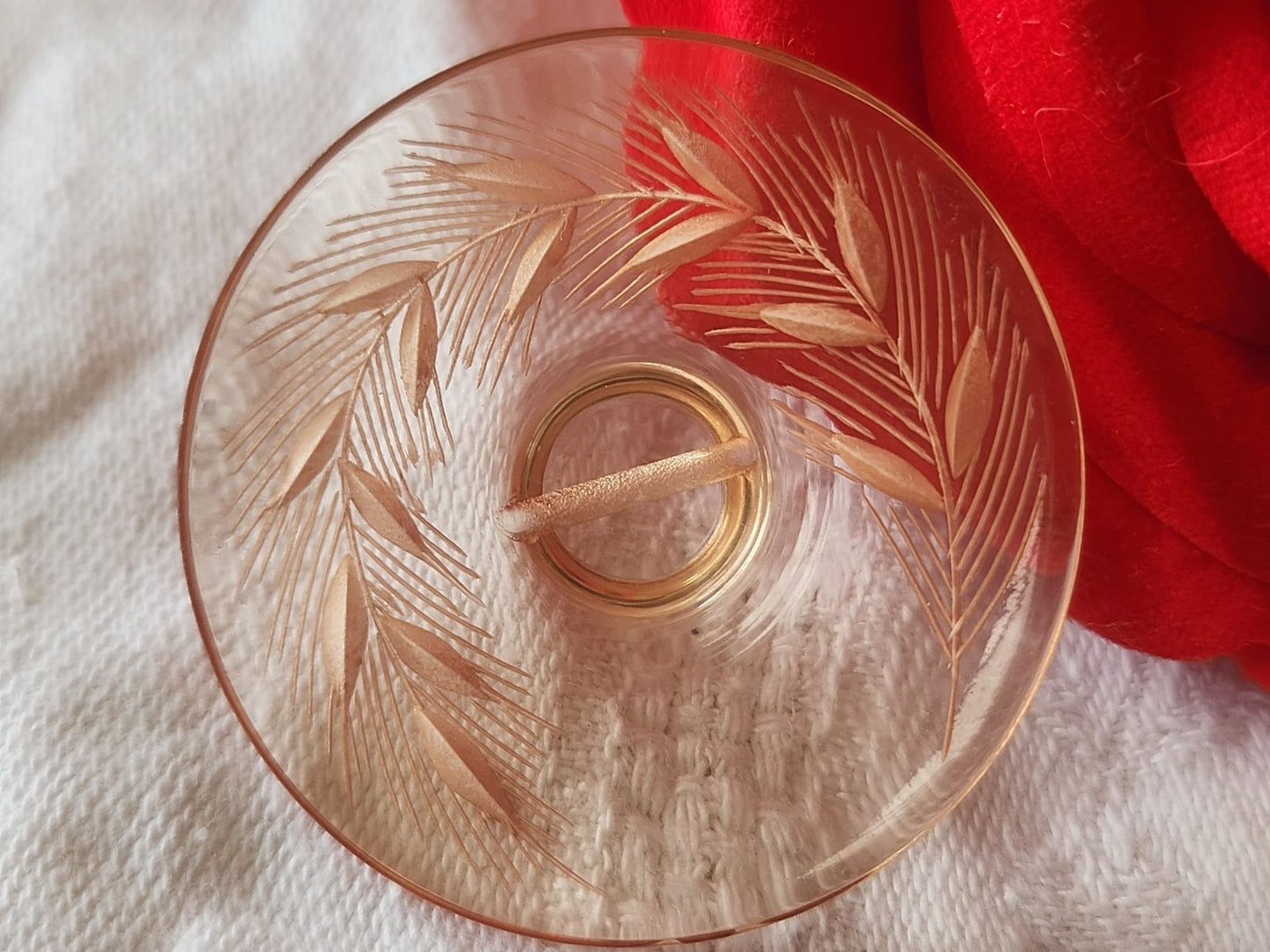 Gros bouton ancien lucite plexis épis de blé à pied  4 cm rose ref 3941