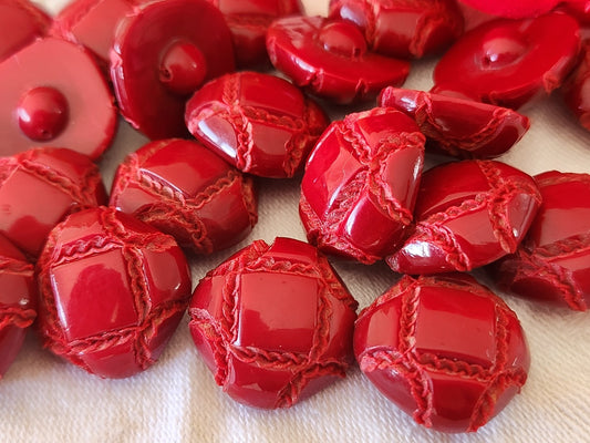 Lot 10 boutons vintage rouge imitation cuir verni 1,7 cm pied ref 3873