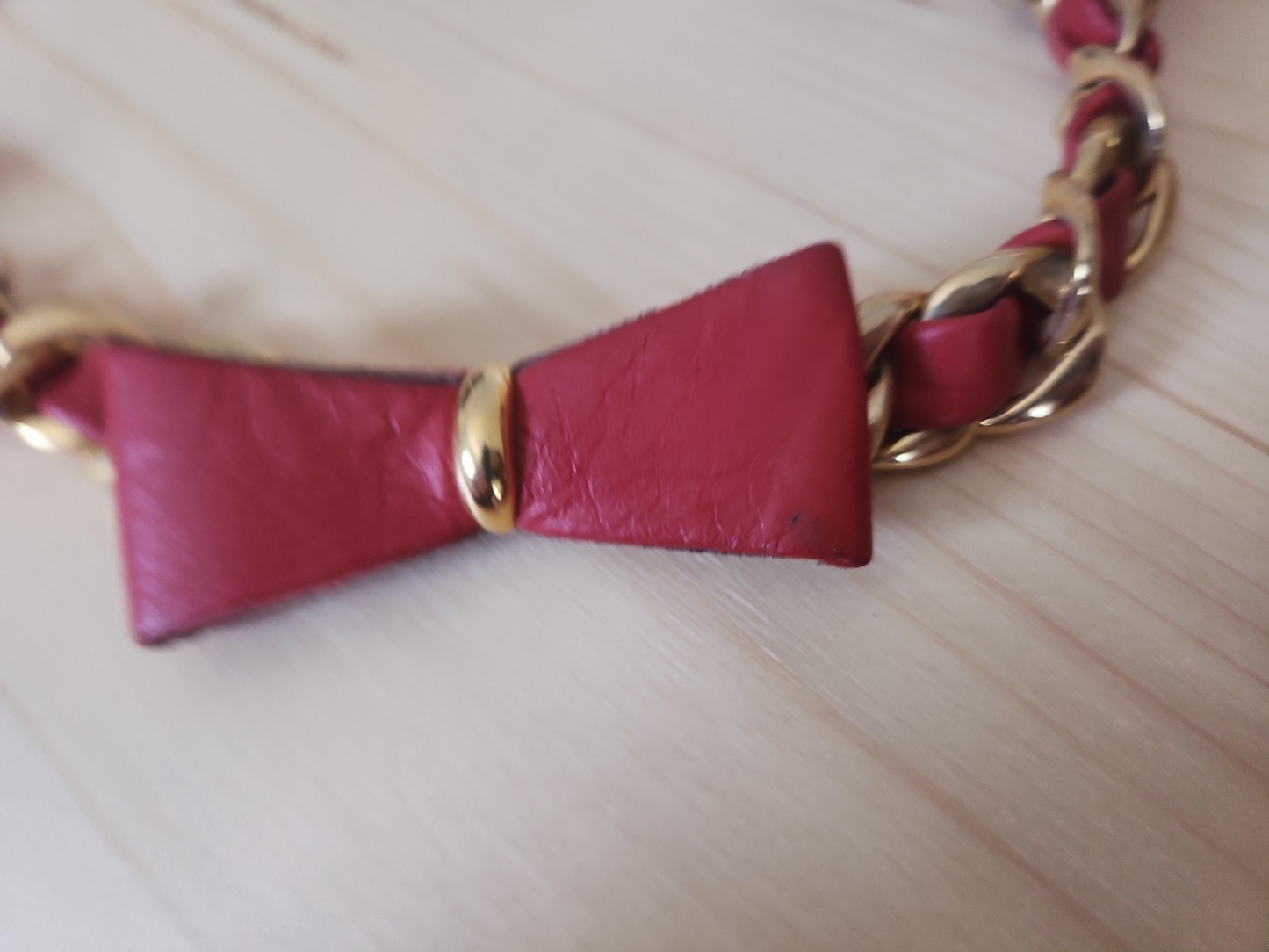 Ceinture ancienne vintage cuir rouge noeud métal doré  superbe