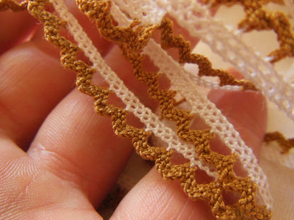 Dentelle ancienne en coton blanche bord marron 5  mètres / 0,7 cm A3