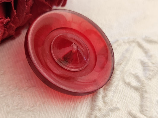 Gros bouton vintage rouge transparent pied laiton 2,7 ou 27 mm ref 232