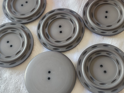Lot 6 énormes boutons vintage gris mat XXL à trous 4,4 cm ref 6116