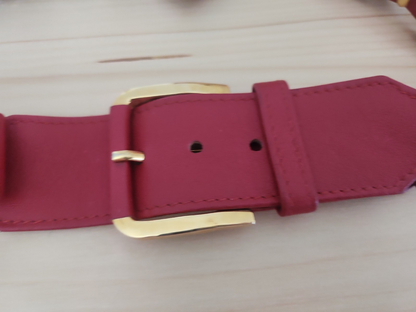 Ceinture ancienne vintage cuir rouge noeud métal doré  superbe