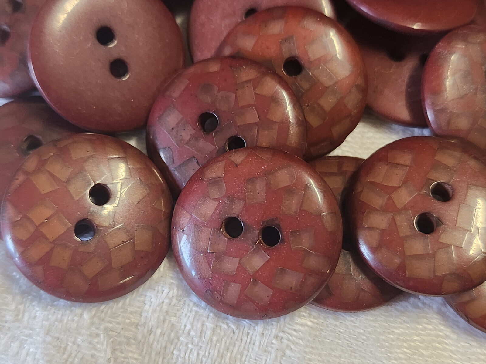 Lot 12 boutons vintage marron effet mosaique trous 2 cm ref 0007