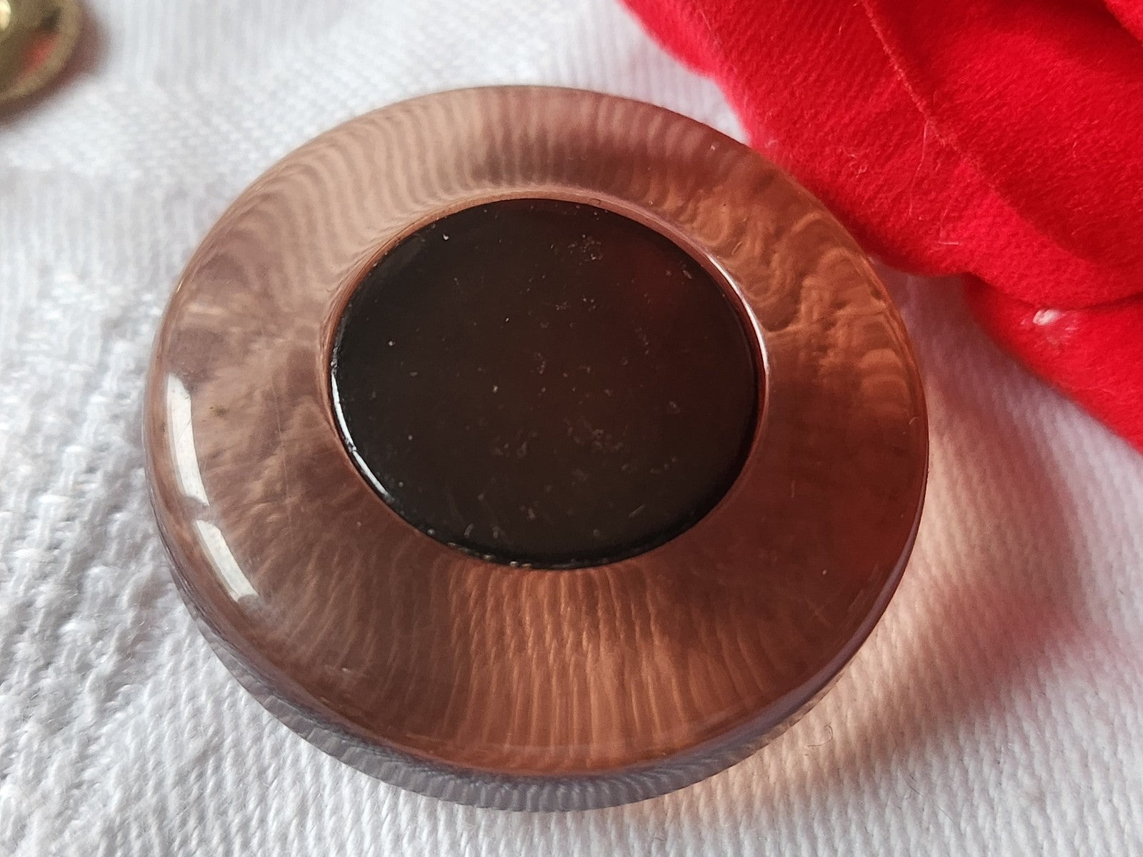 Gros et épais bouton vintage fumé coeur en nacre pied 3,3 cm G5R