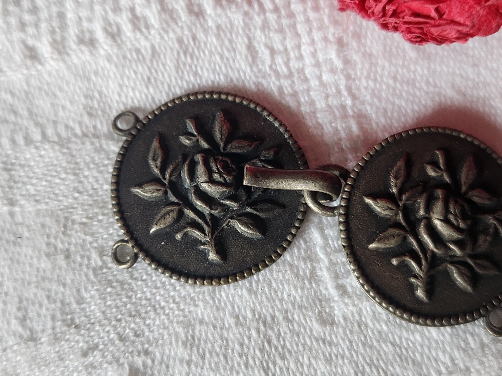 boucle de ceinture ancienne brandebourg motif rose  mignonne
