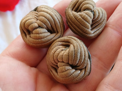 Trio gros boutons anciens passementerie vintage marron 2,6 cm ref 6452
