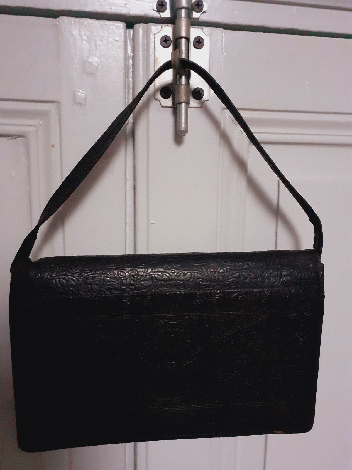 Ancien sac en main noir marron en cuir motif retro vintage pochette