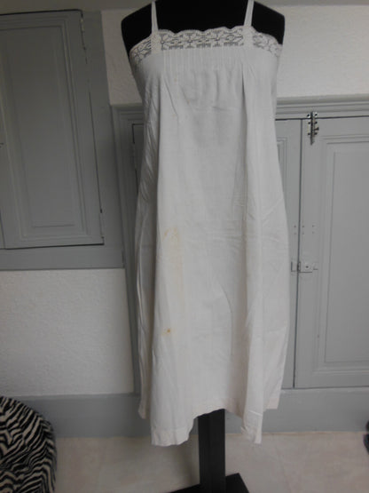 Chemise de nuit ancienne dentelle à nettoyer ou teindre B7