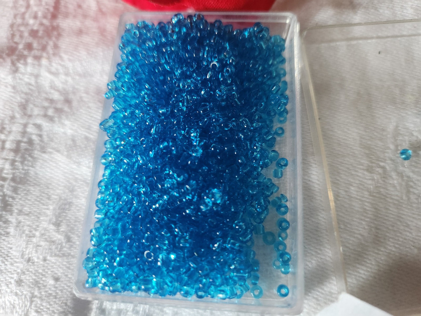 Lot environ 20 grammes de perles de rocaille bleu   n°22