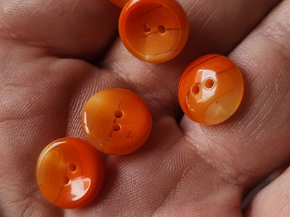 Lot 23 boutons vintage camaieu orange trous 1,2 cm ref 6558