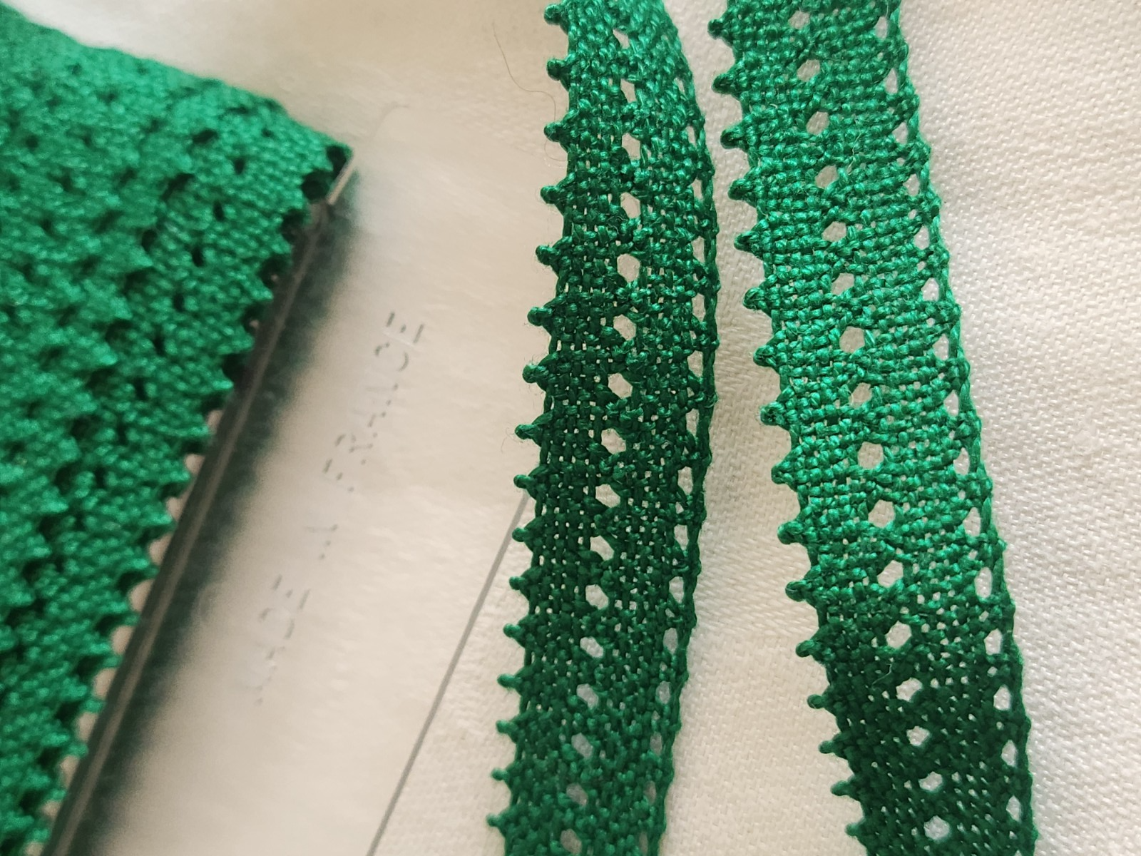 Dentelle vintage DMC vert 5 mètres sur 1,3 cm A5