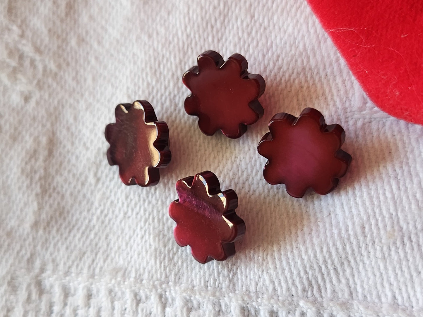 lot 4 boutons anciens en nacre rose foncé prune pied  1,1 cm D16B