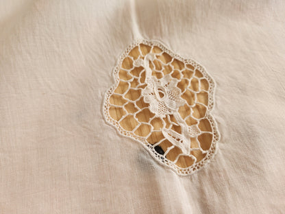 Ancien petit drap broderie incrustation ideal petit rideau enfant  B6