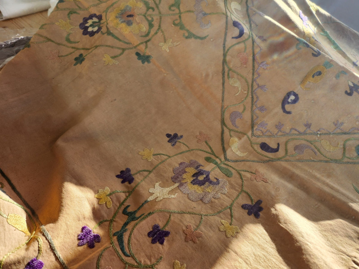 Trés ancien ouvrage XIXéme nappe d'autel? broderie B8