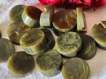 Lot 6 jolis boutons anciens épais biais vert 1,8 cm vintage ref 2262