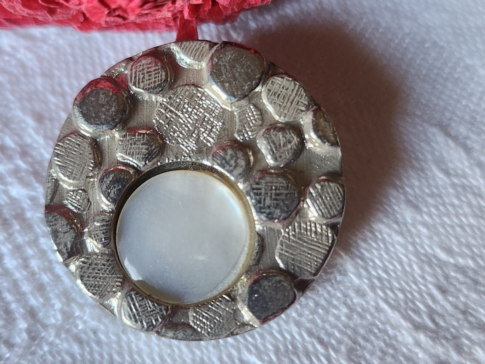 bouton ancien metal argenté gros coeur en nacre 2,5 cm ref 6140