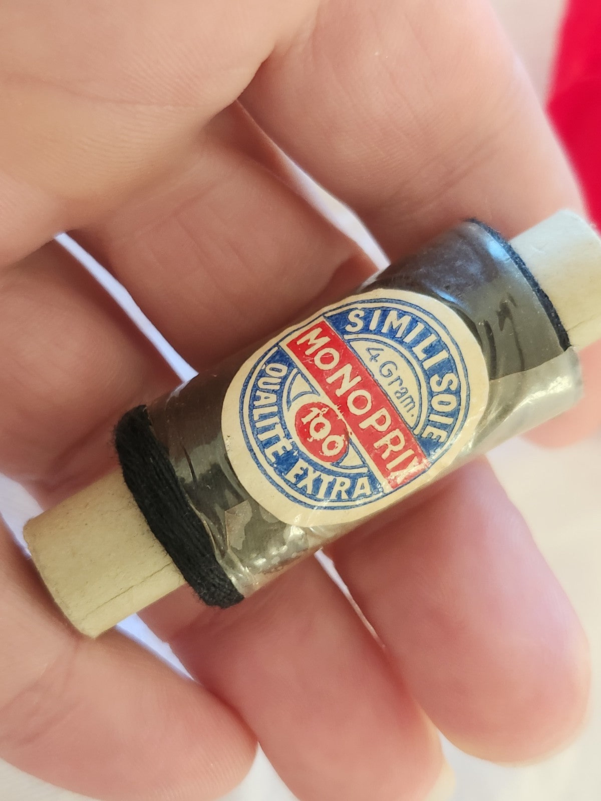 Petite bobine ancienne fil soie simili monoprix 100 qualité extra noir
