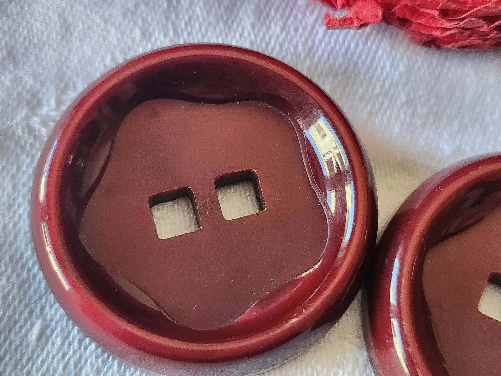 Duo gros boutons vintage rouge foncé épais 3,6 cm G14J