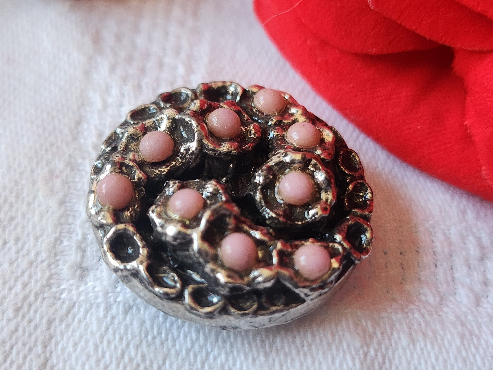 Gros bouton en résine argenté perle  rose  vintage pied 2,5 cm D11B
