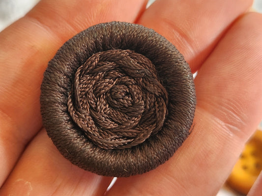 Gros bouton vintage ancien passementerie marron 3 cm ref 1747