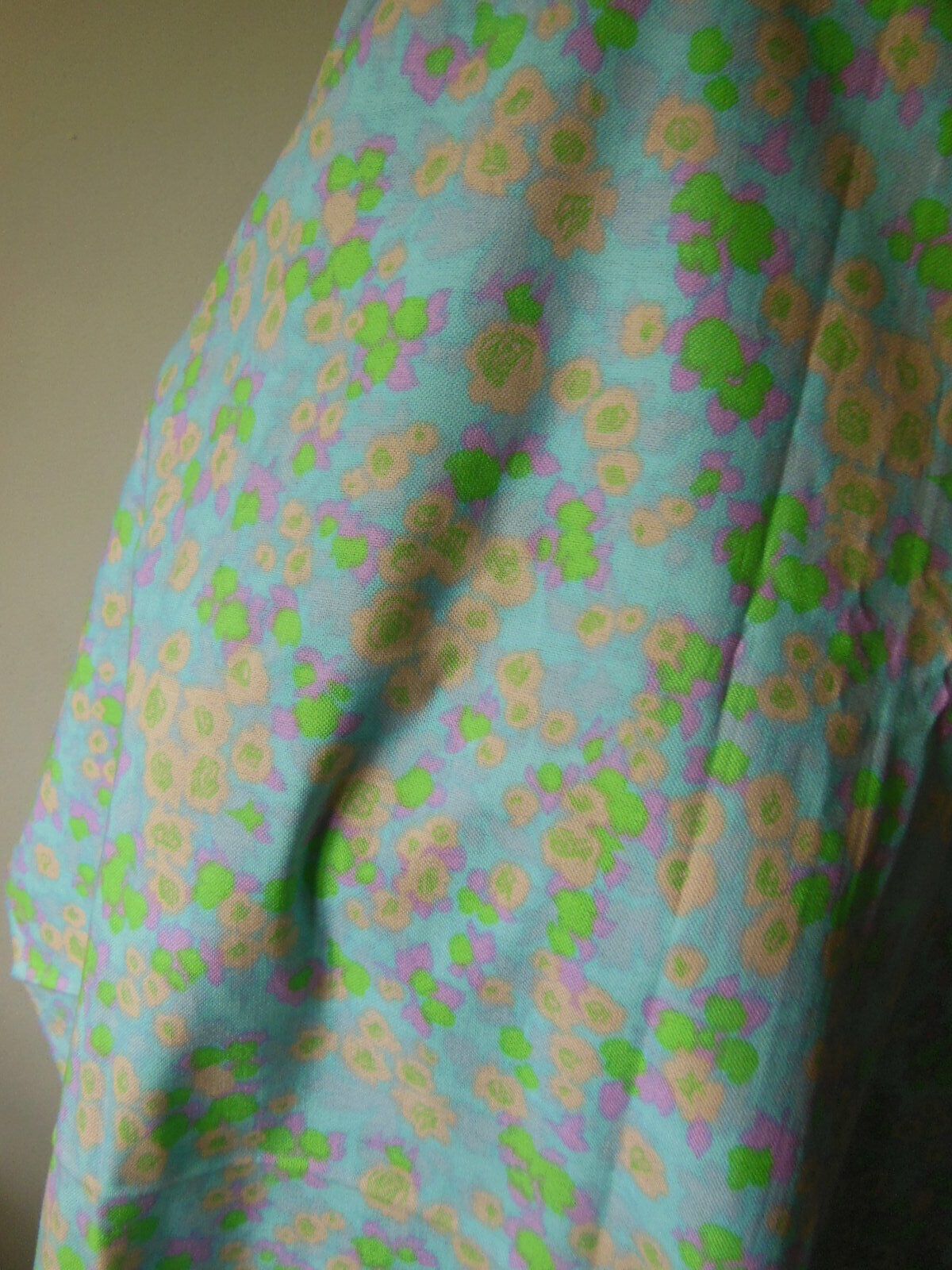 Ancien coupon tissu vintage bleu vert saumon fleur 1 m 90 sur 1 mètre B6