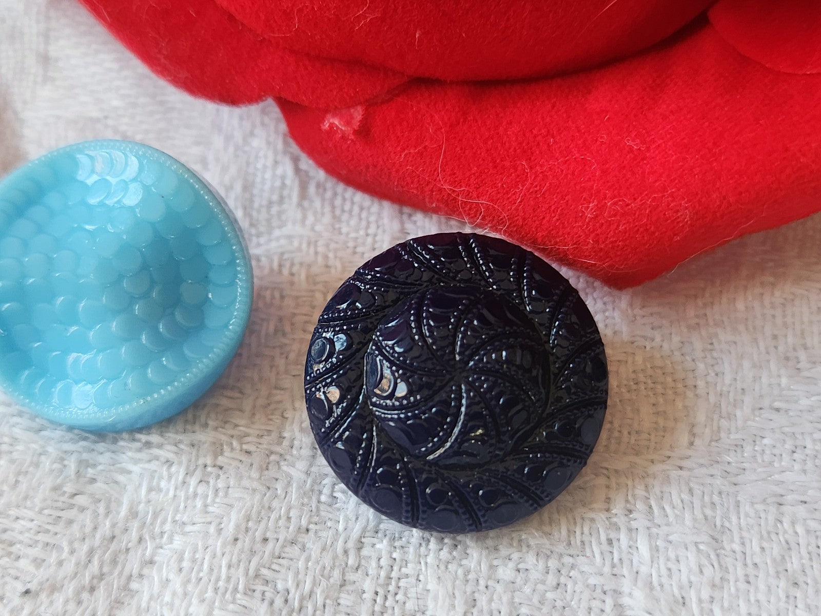 Duo boutons anciens en verre bleu collection  1,7 cm D17P